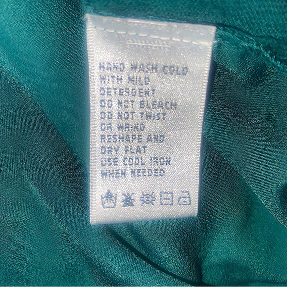 August Silk Women’s M Pocket Detail Long Sleeve Two Tone Green Flowing Blouse - Picture 9 of 9